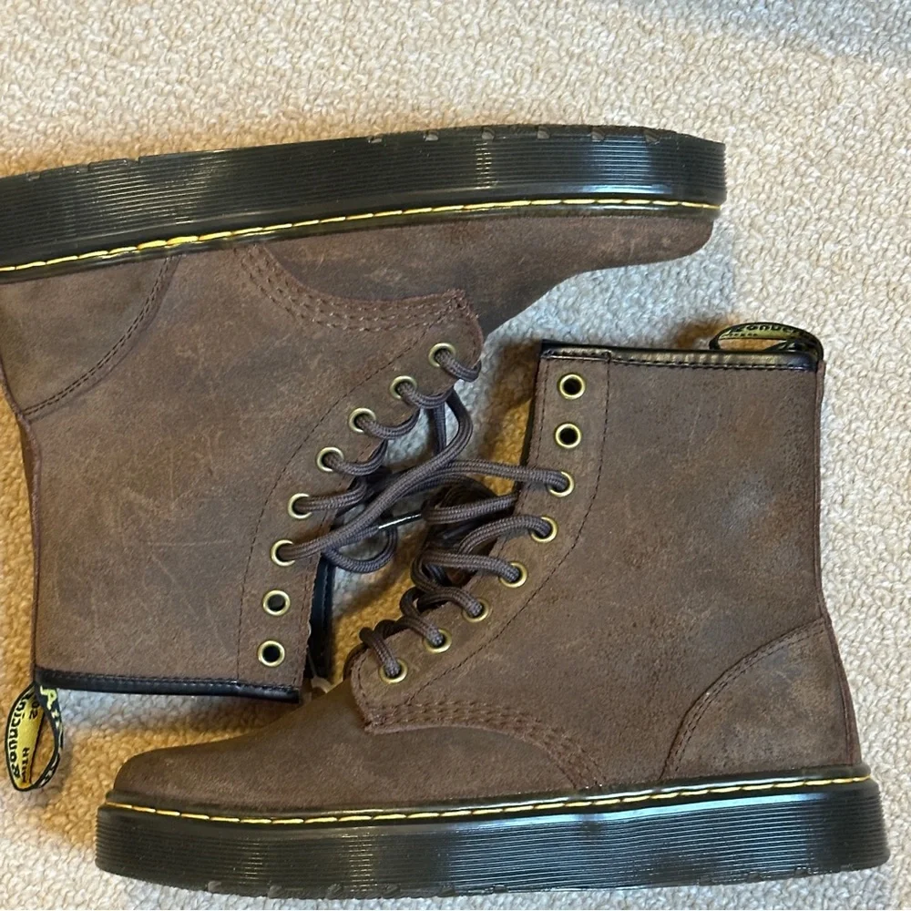 NEW Doc Martens Brown Leather Boots W6 M5 AirWair Docs Womens shoes NWT in box - Picture 5 of 16